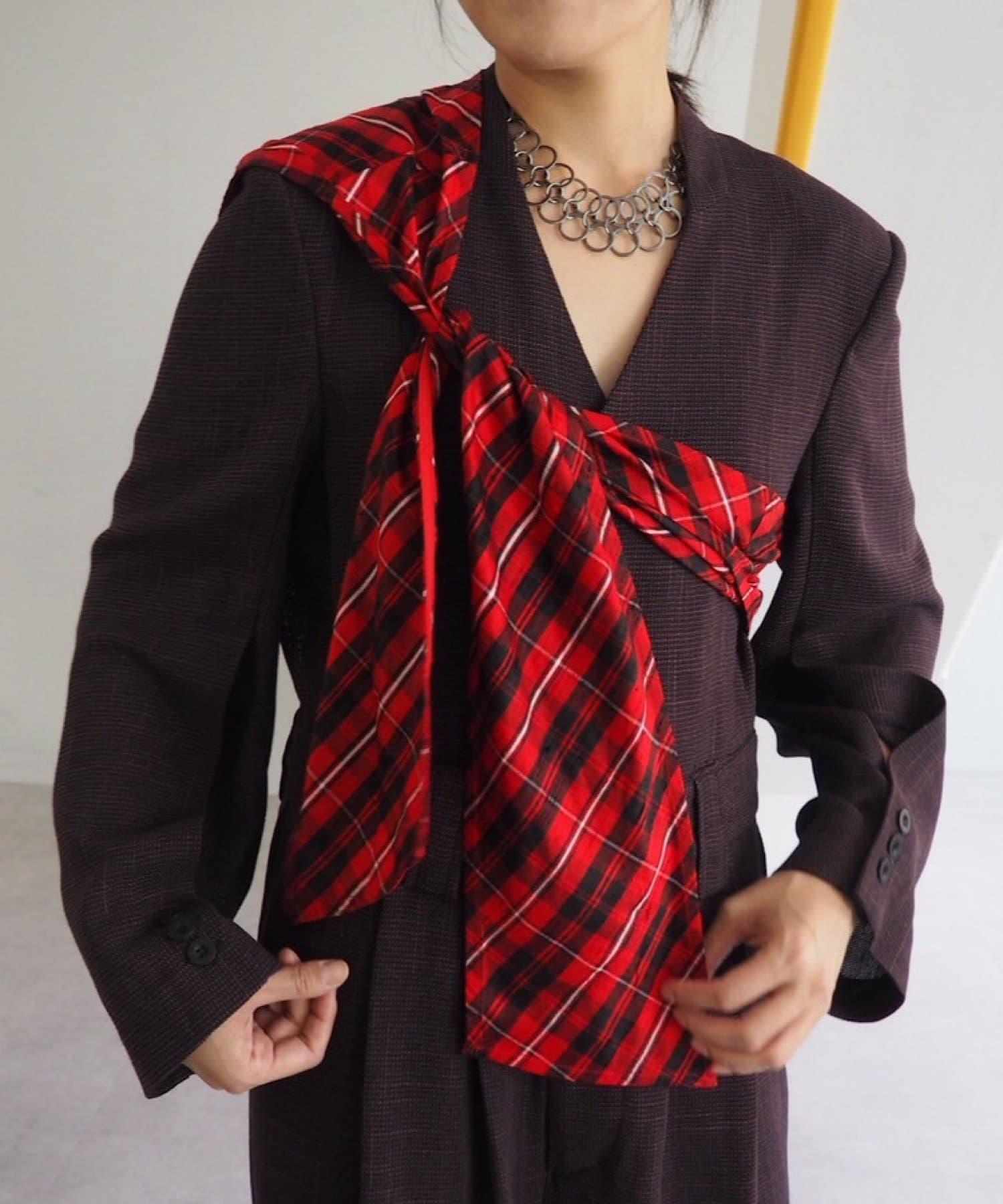 165780352