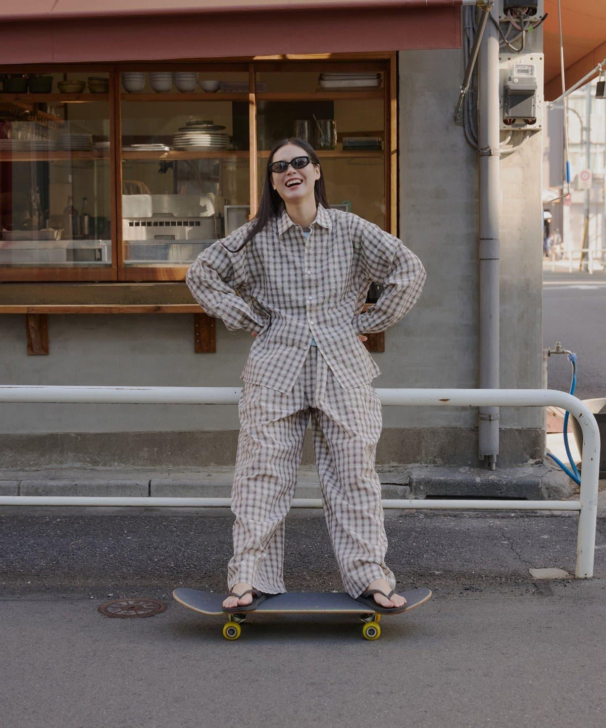 169022653