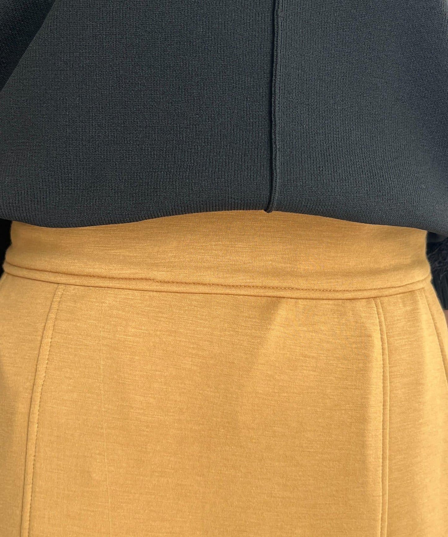 163009715
