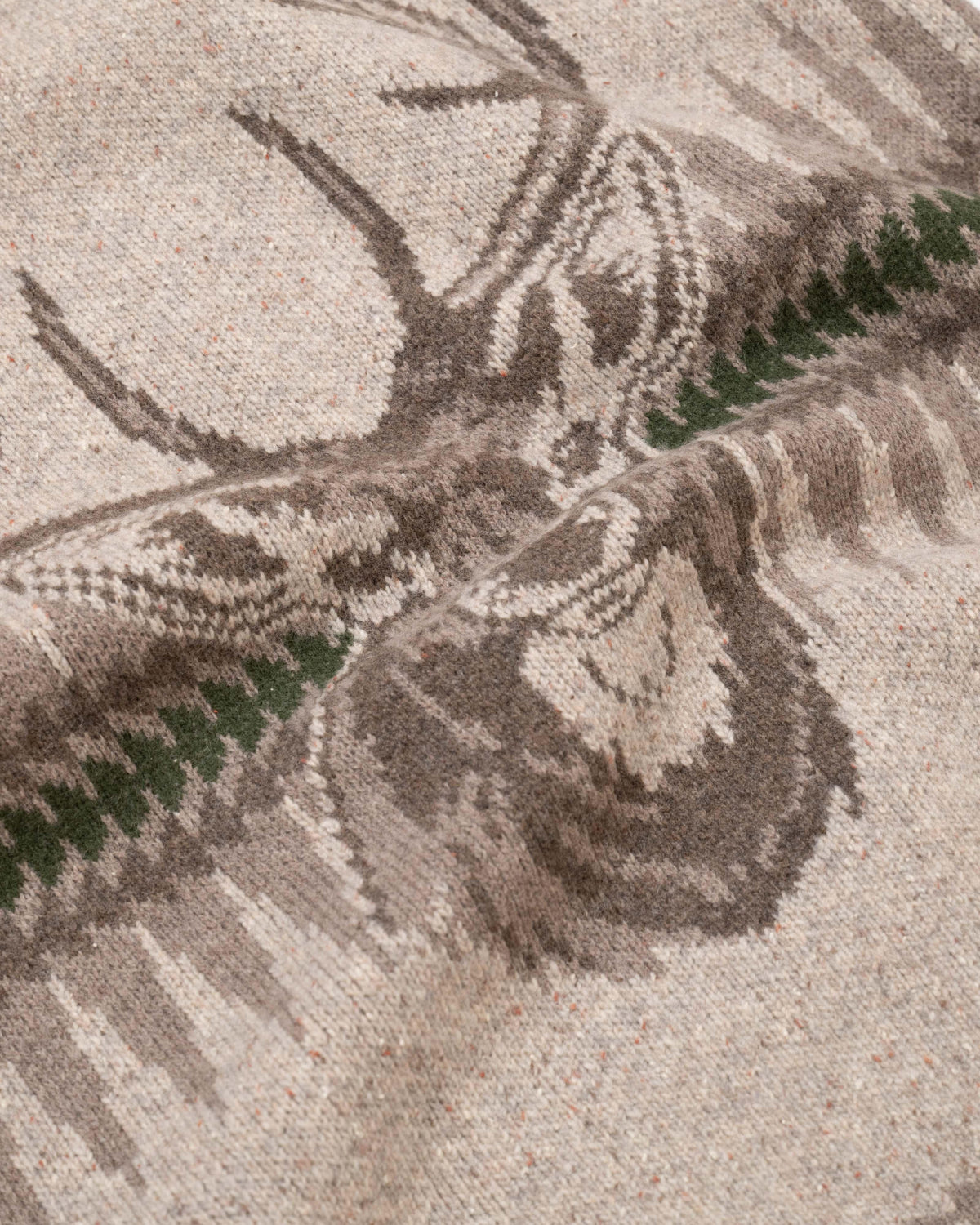 172850908