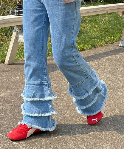 157563098
