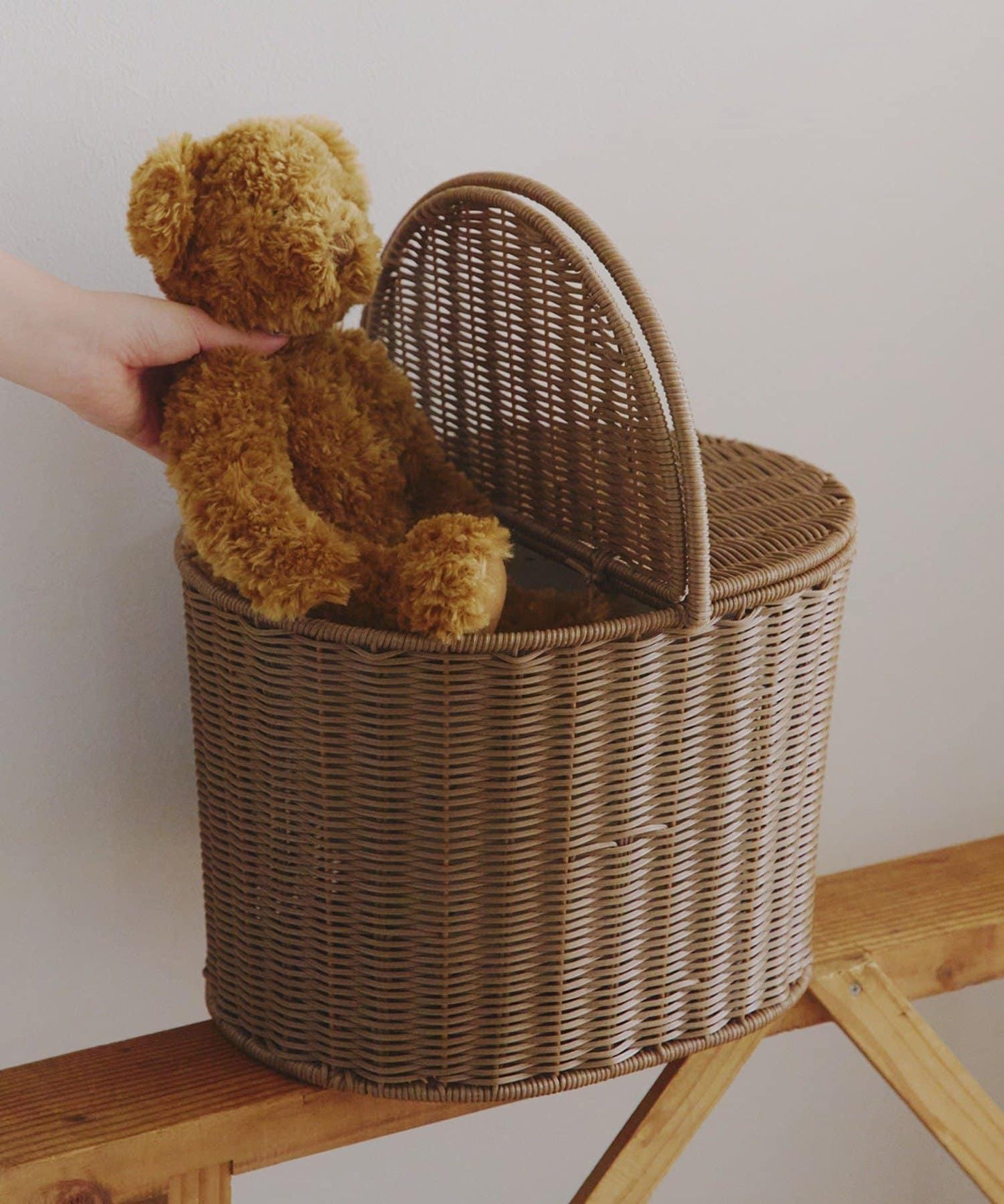 172820562