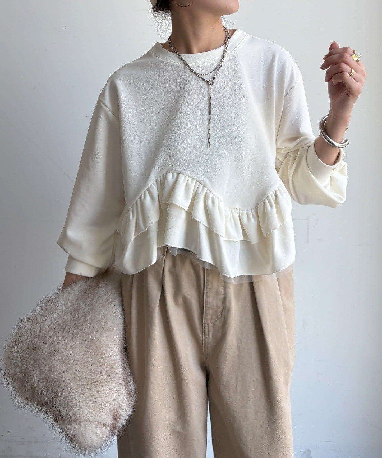 172870885