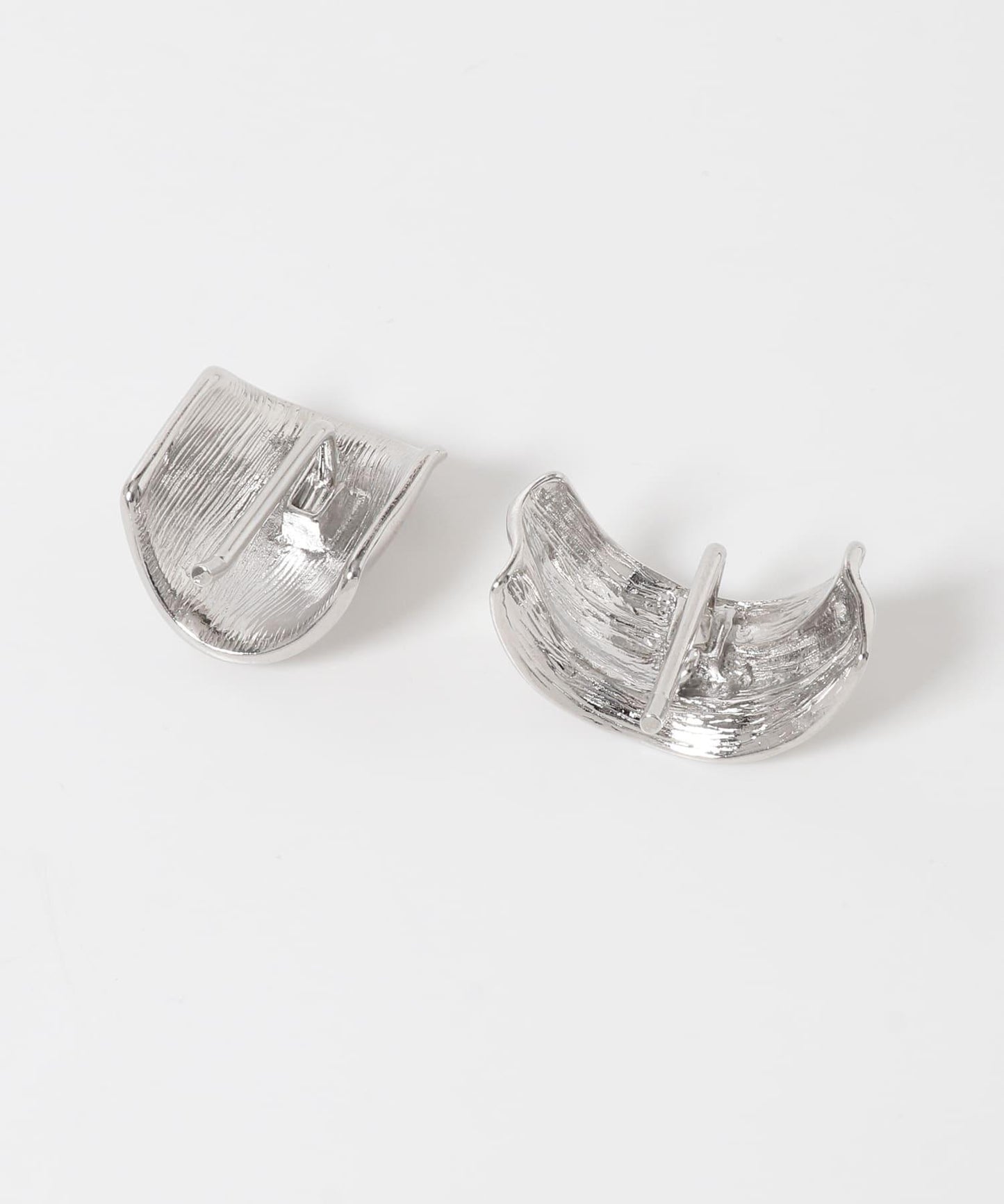 169889600