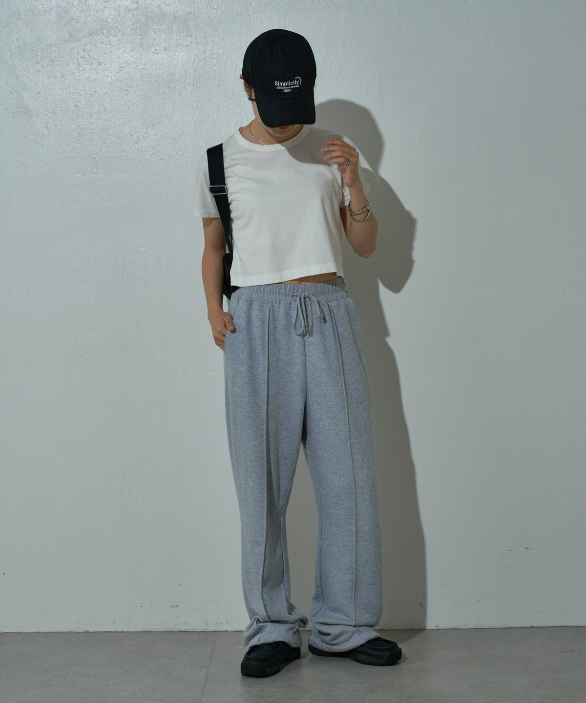 169120963
