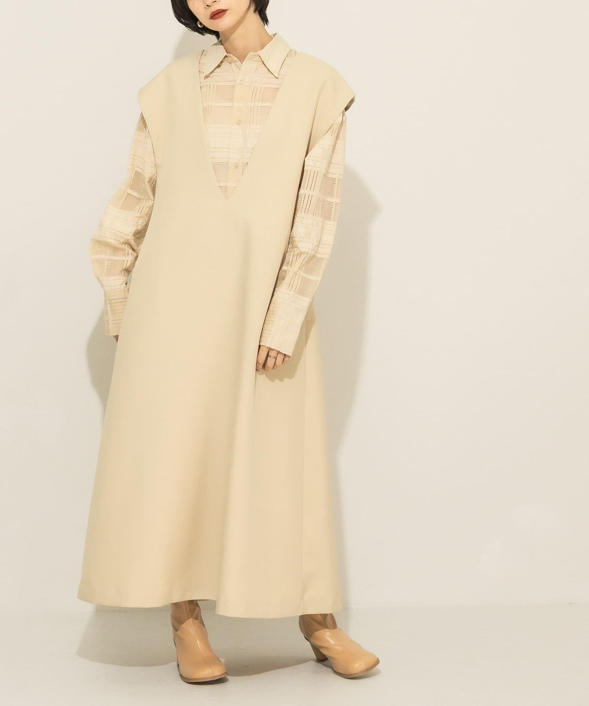 166034618