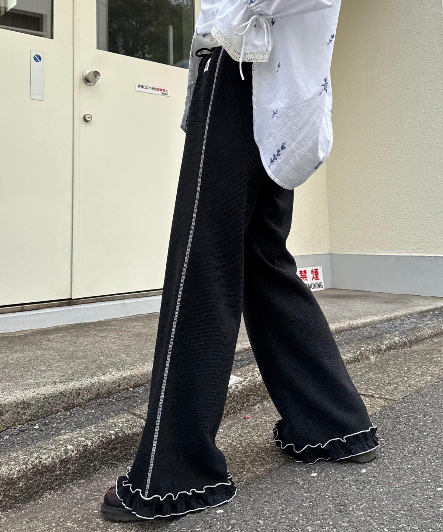 157563126