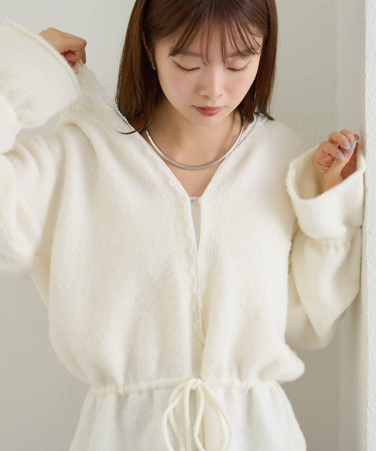 173643868