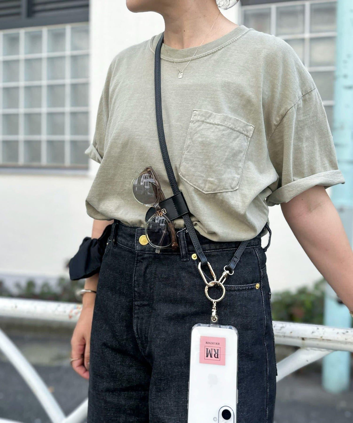 172618402
