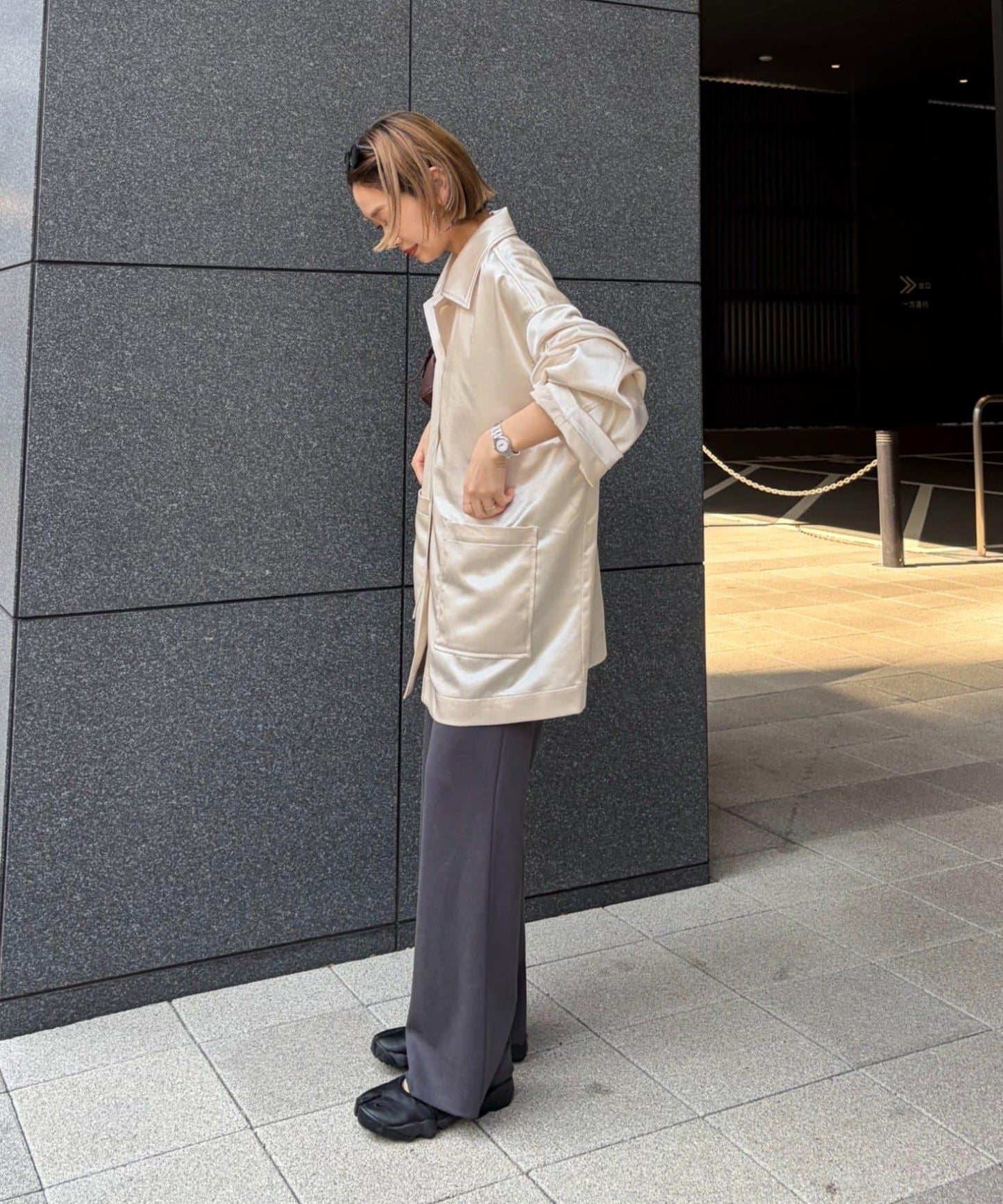 169864611