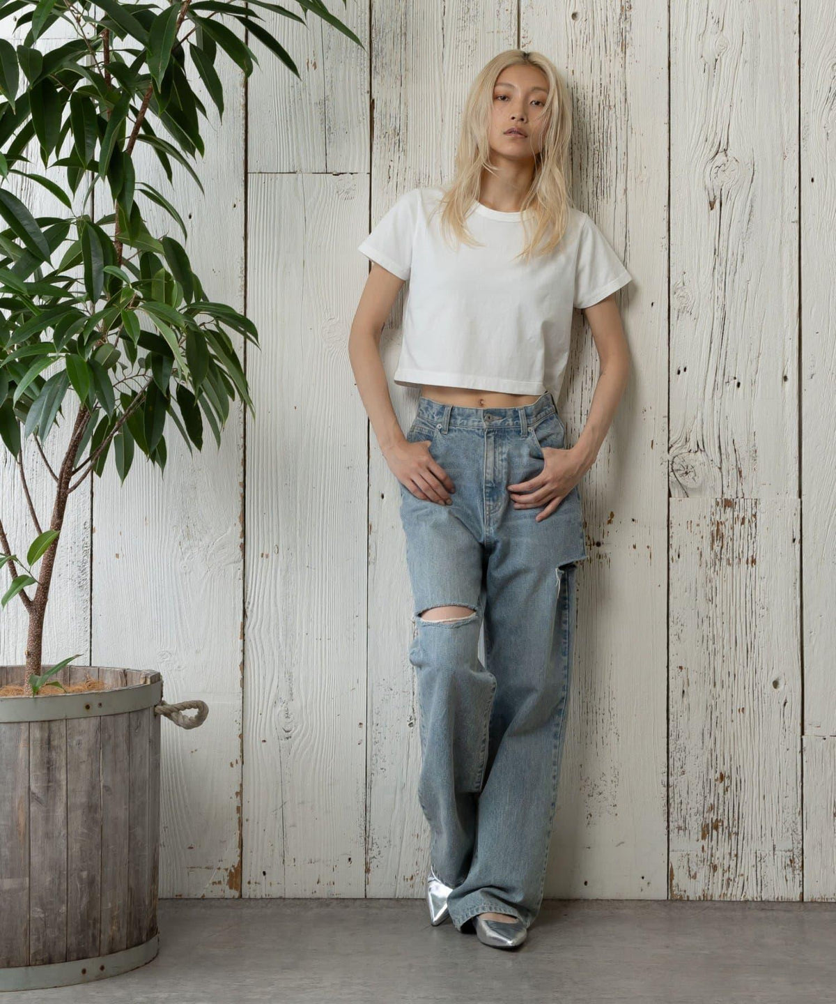 169121243
