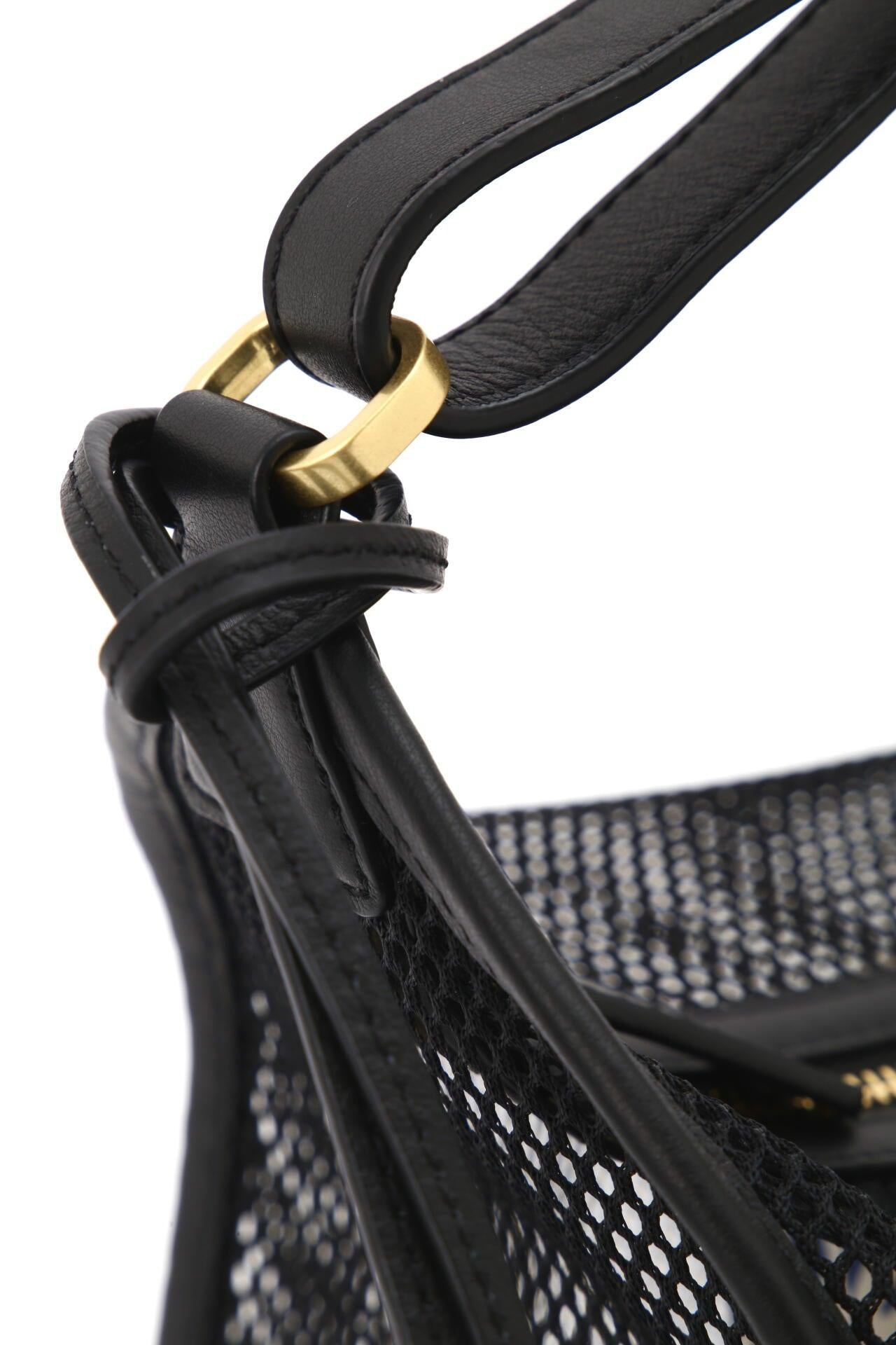 162681564