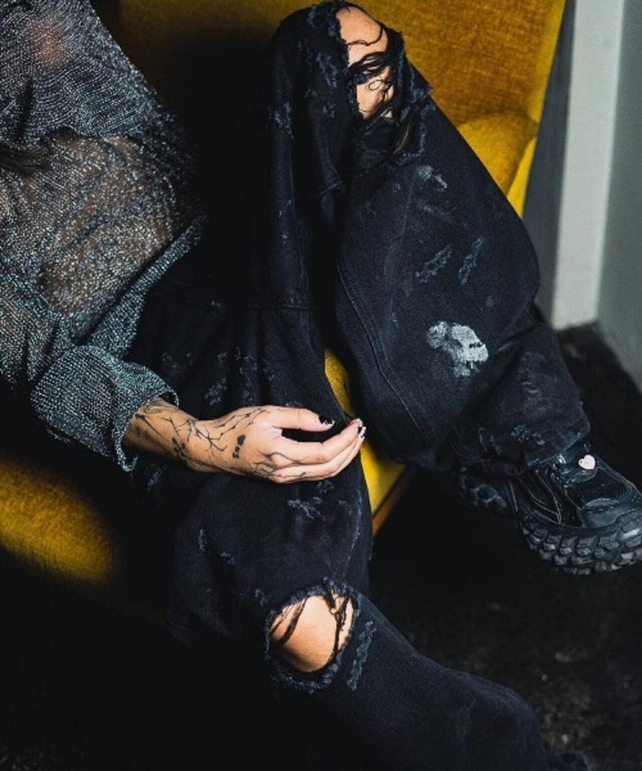 153938645