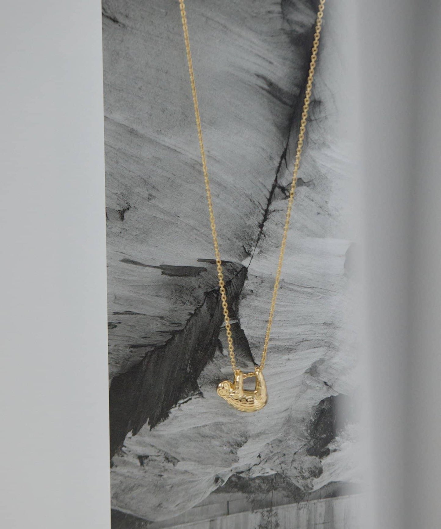 167699902