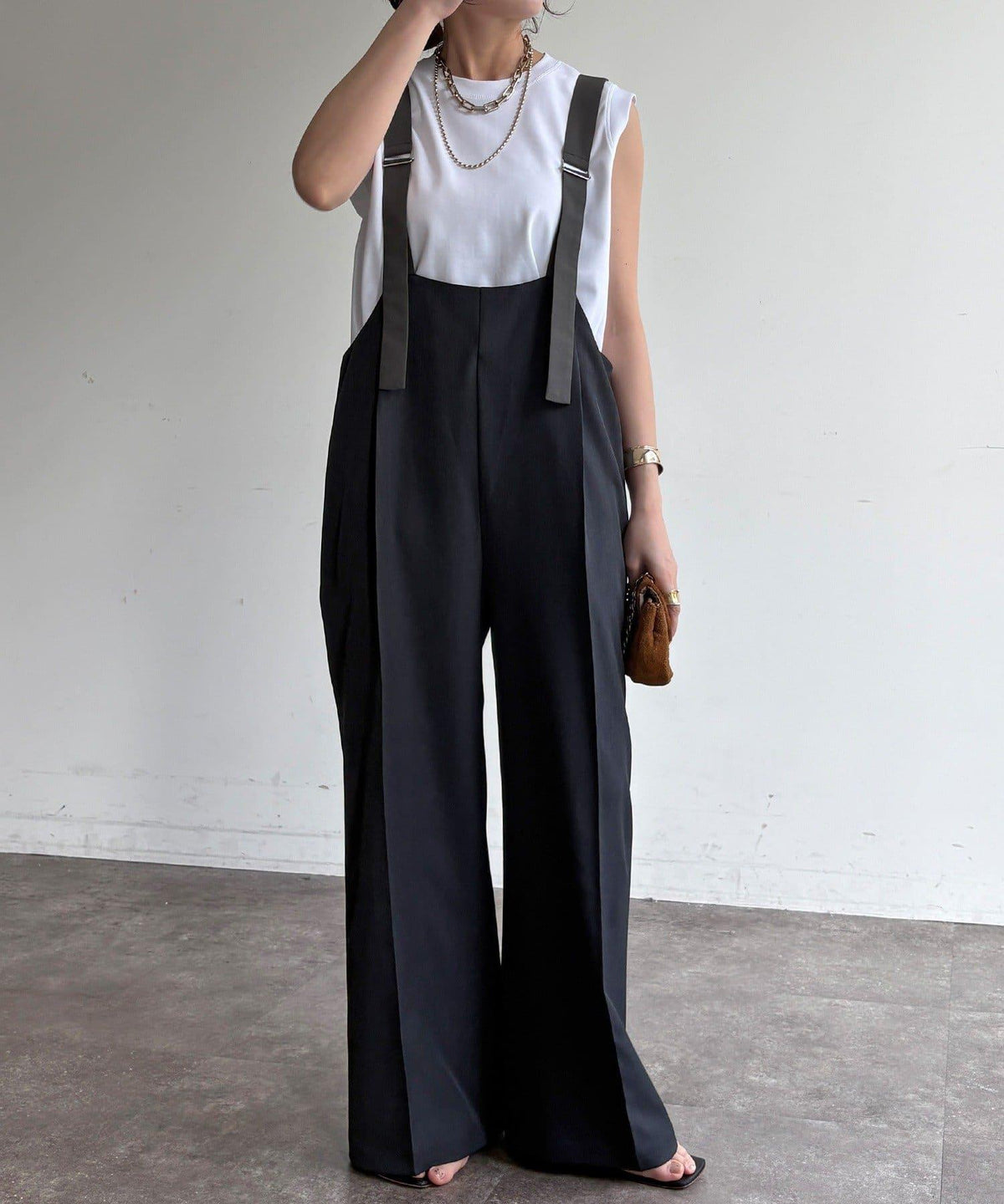 169883660