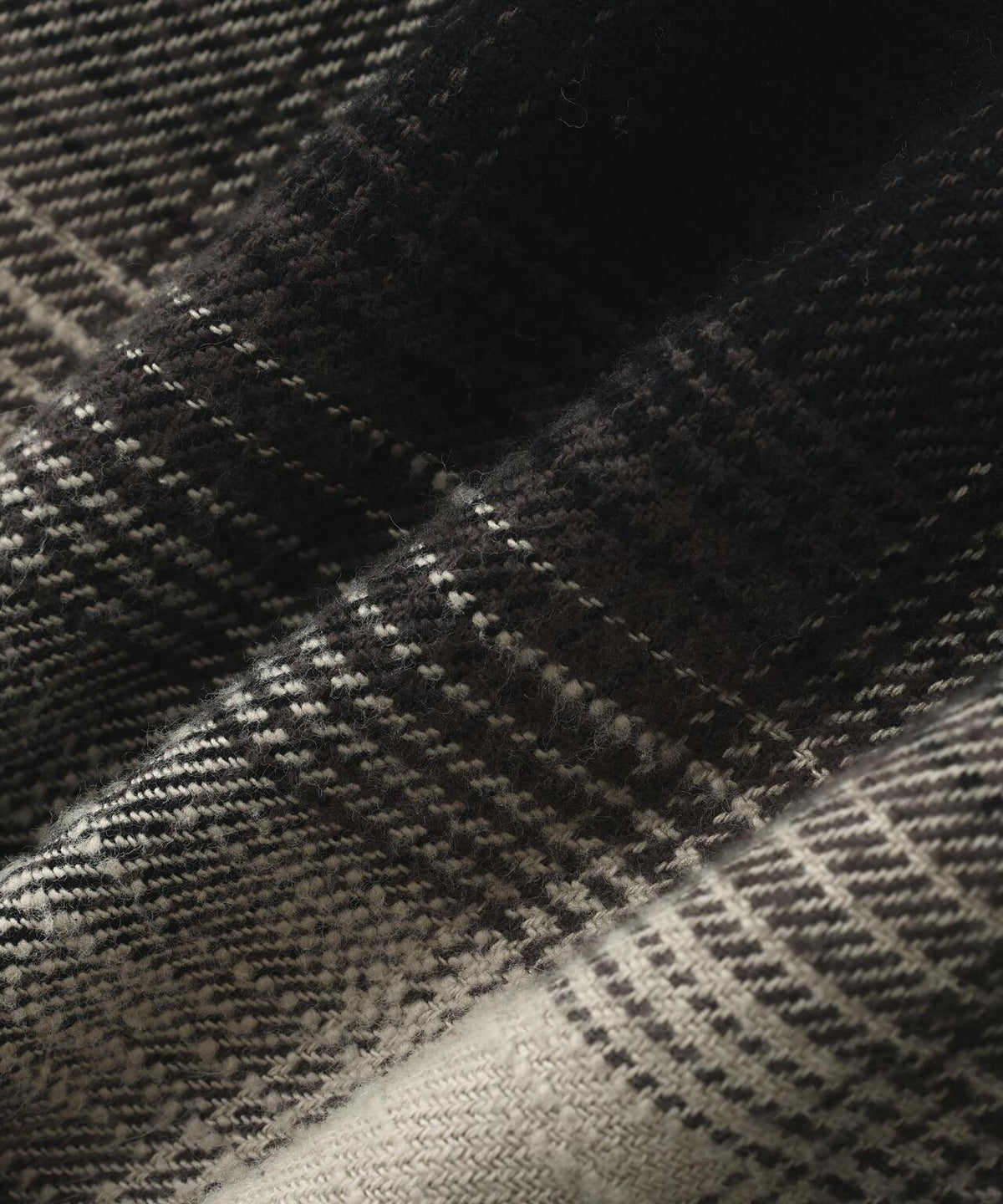 174607695