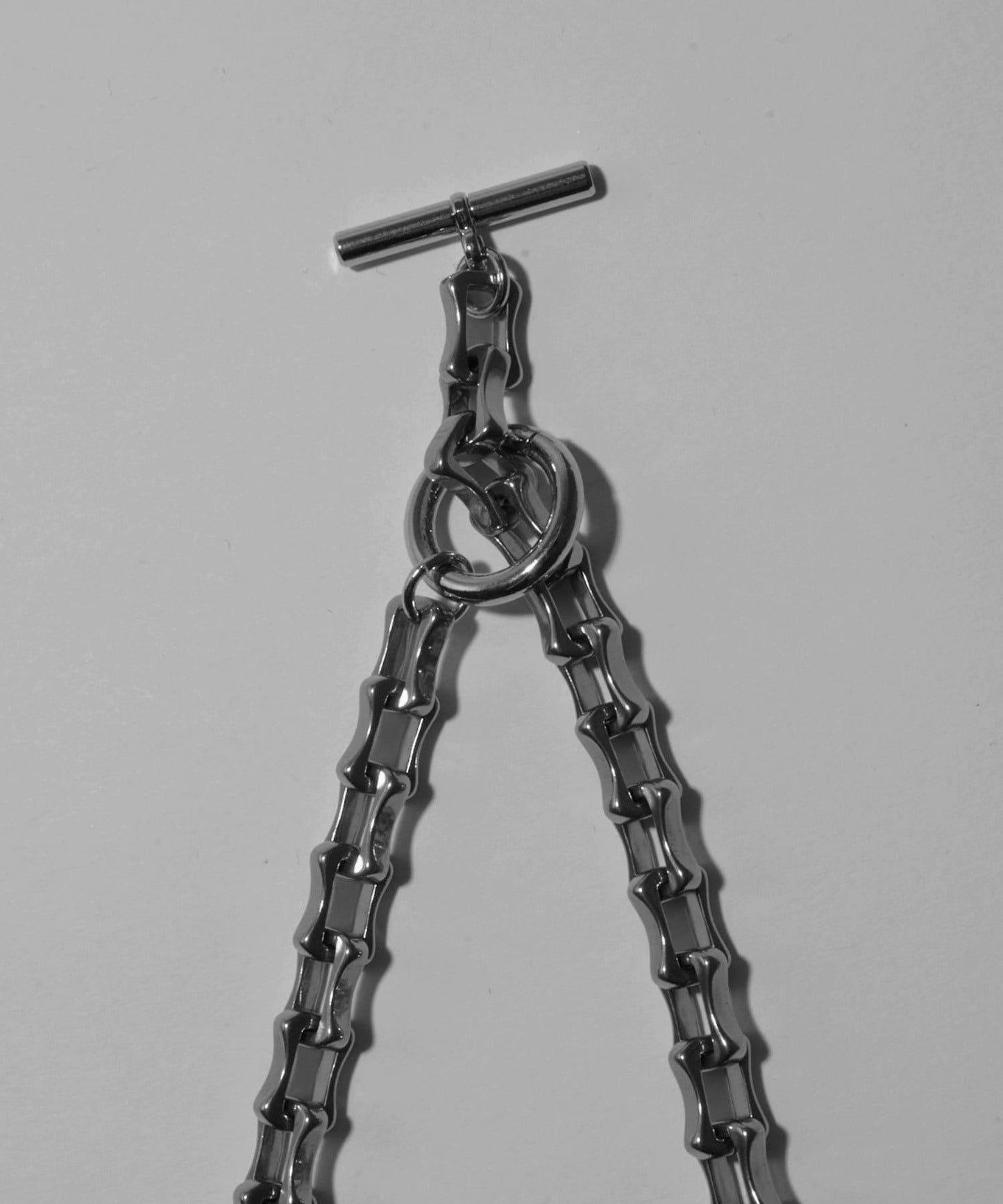 169305305