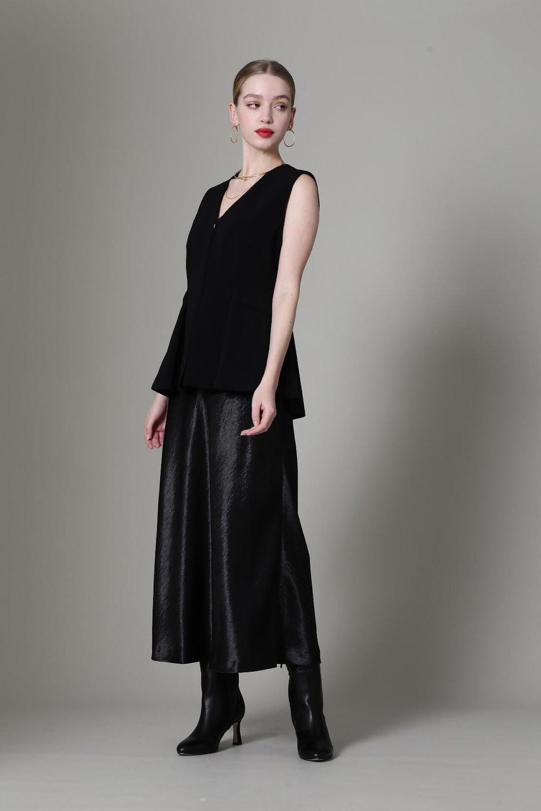 153978370