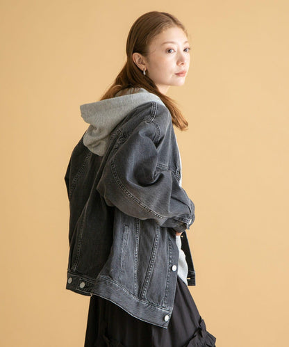 163031637