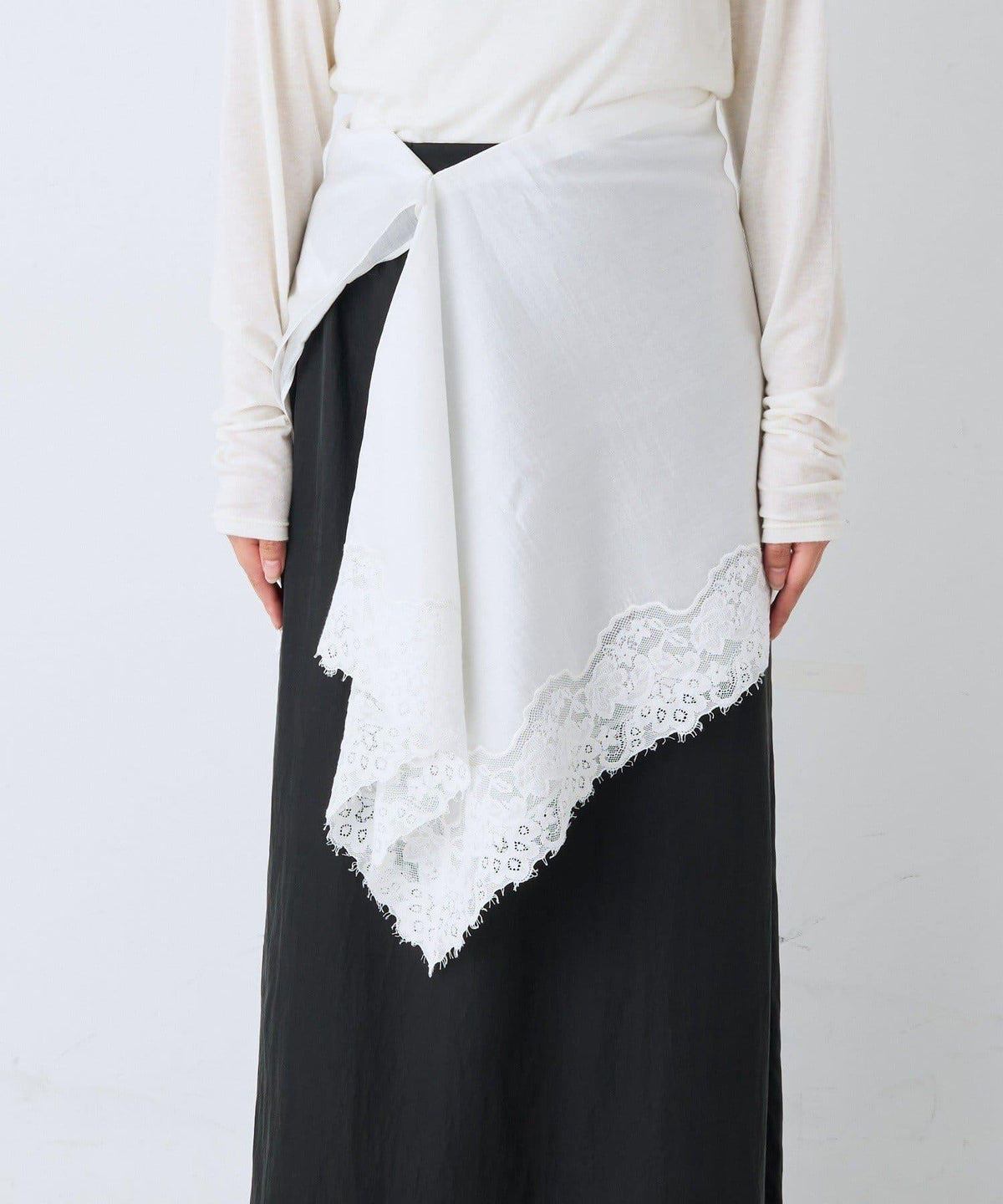 173527748