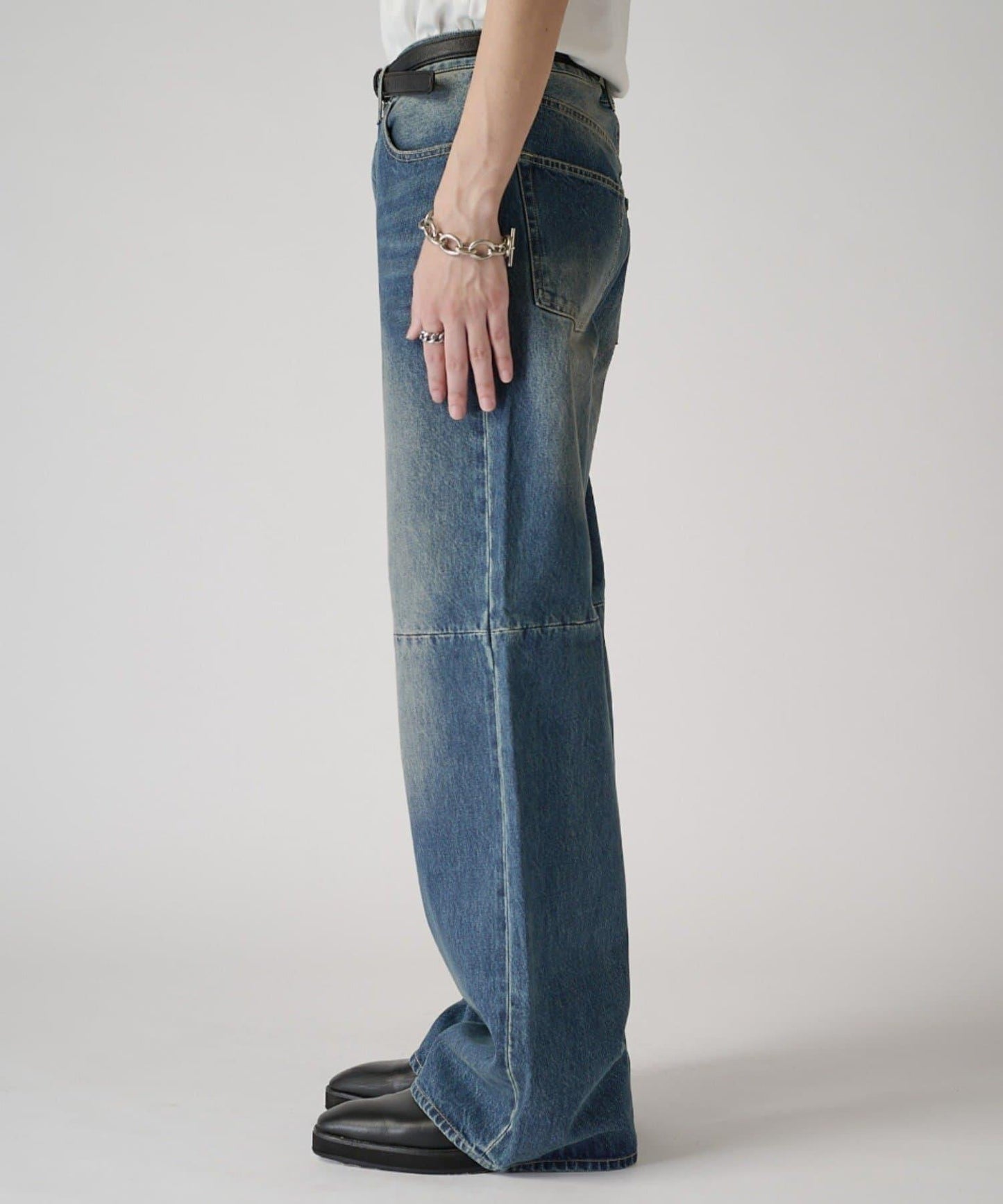 172076421