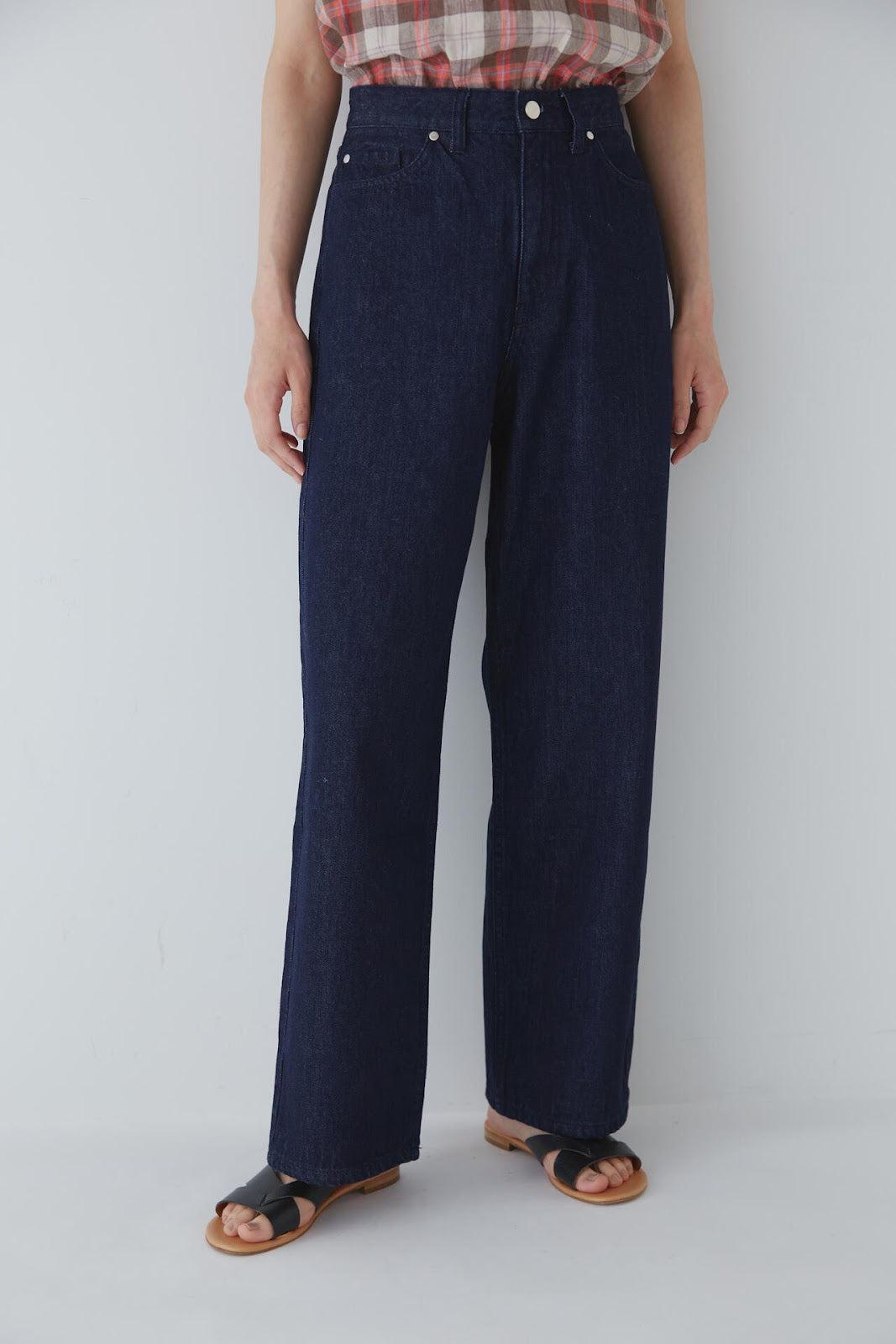 153973798