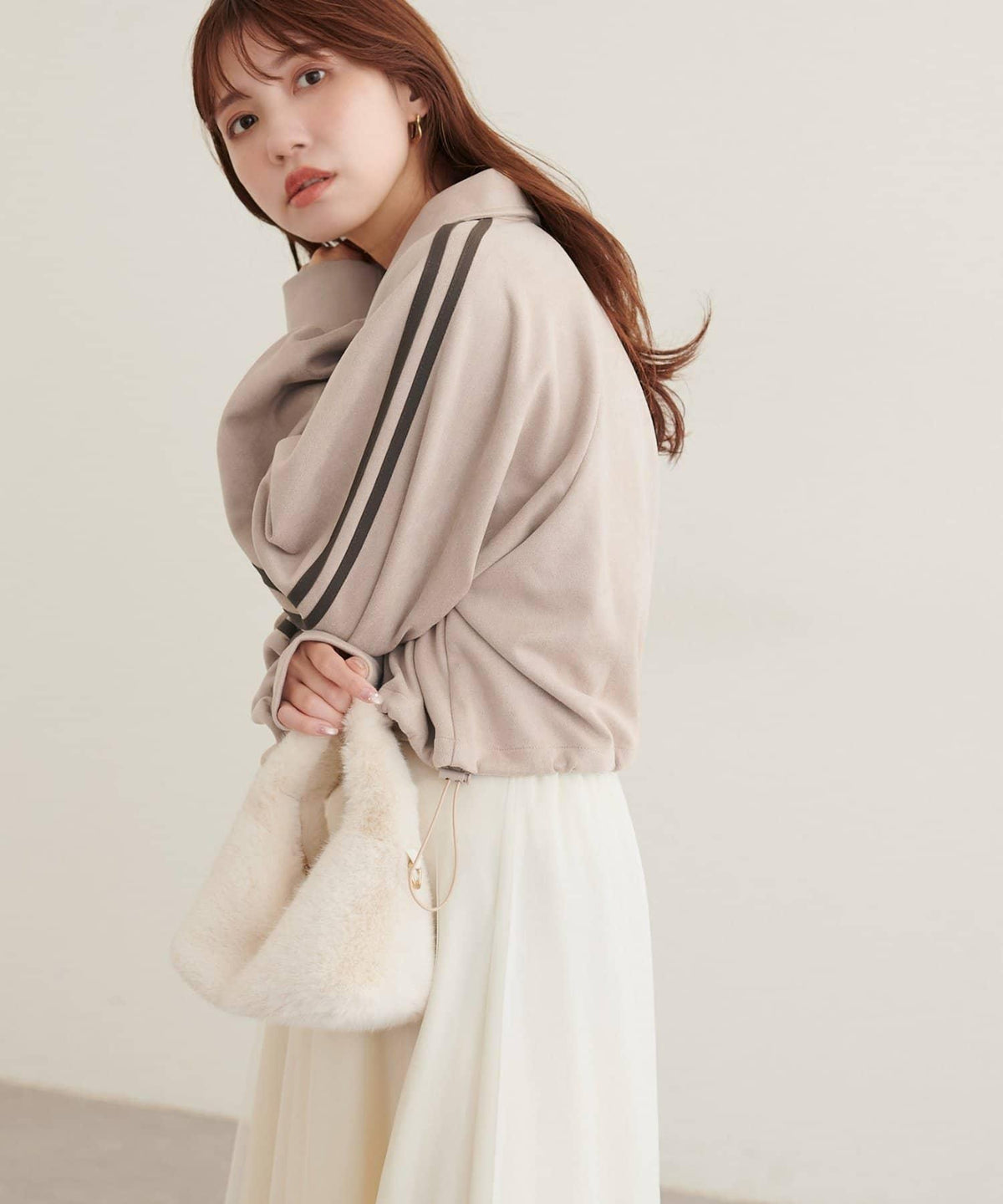 173643960