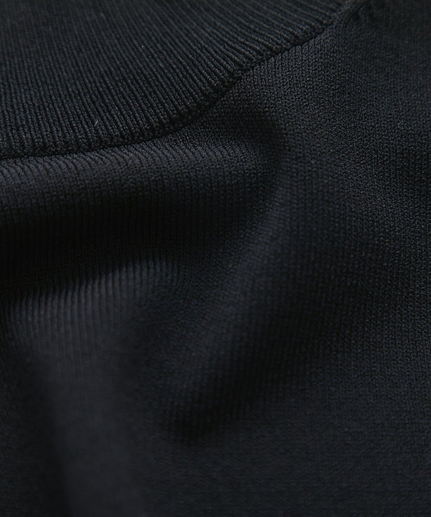 161257885