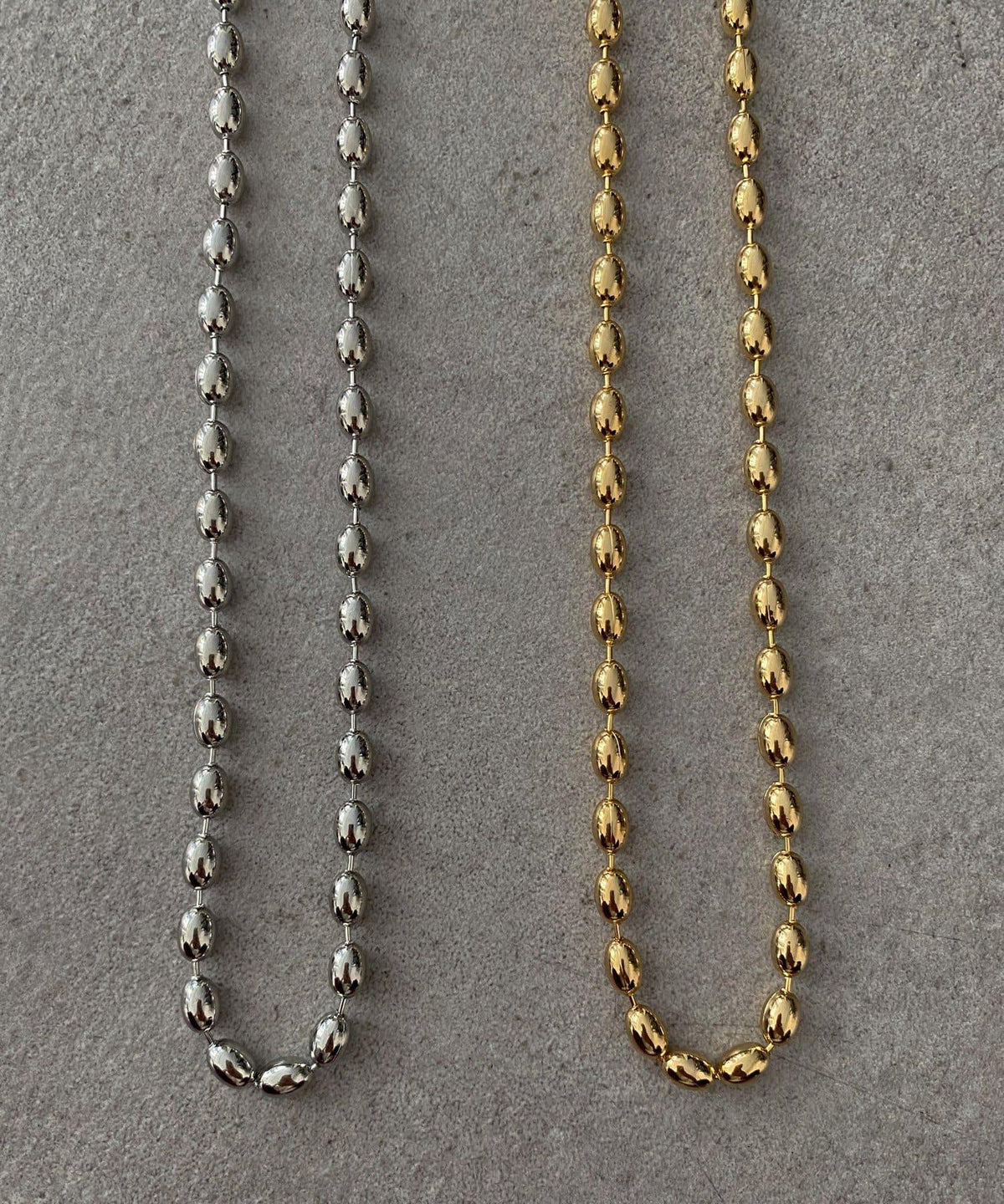 165738136