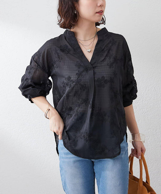 [RMAF] Sleeve Tuck Embroidery Blouse