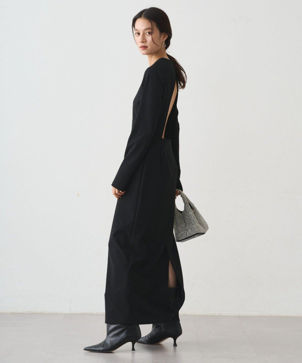 173213878