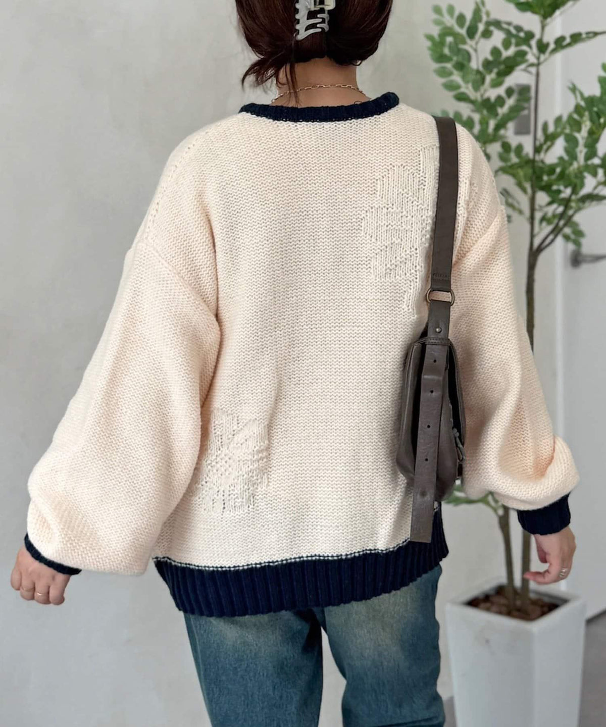 173644493