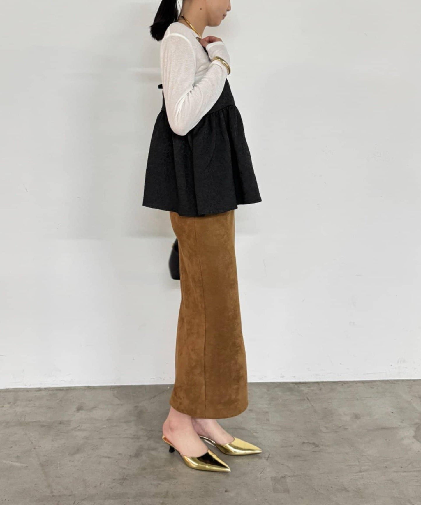 162426830