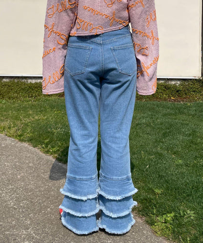 157565319