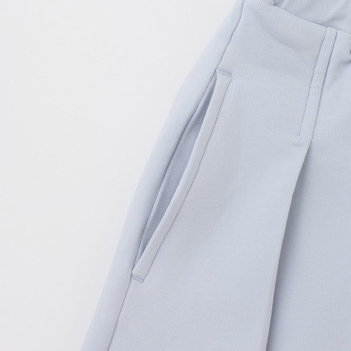 173687735
