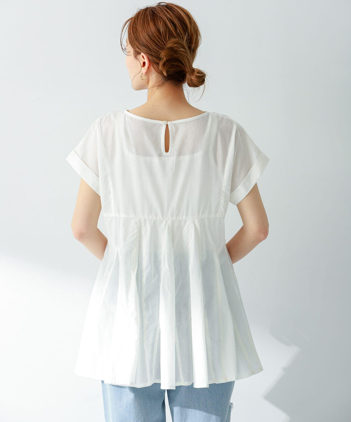 173601570