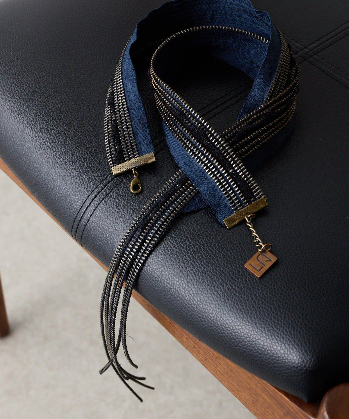 173260429