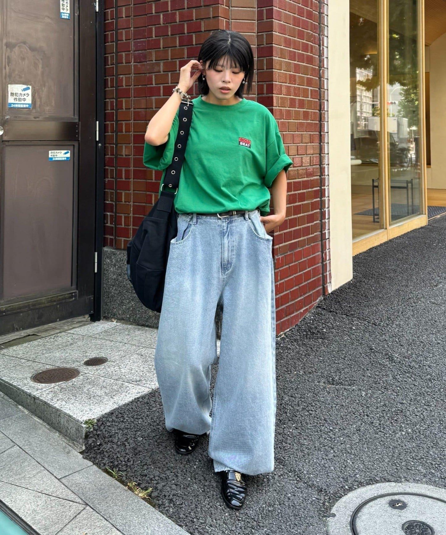 172608318