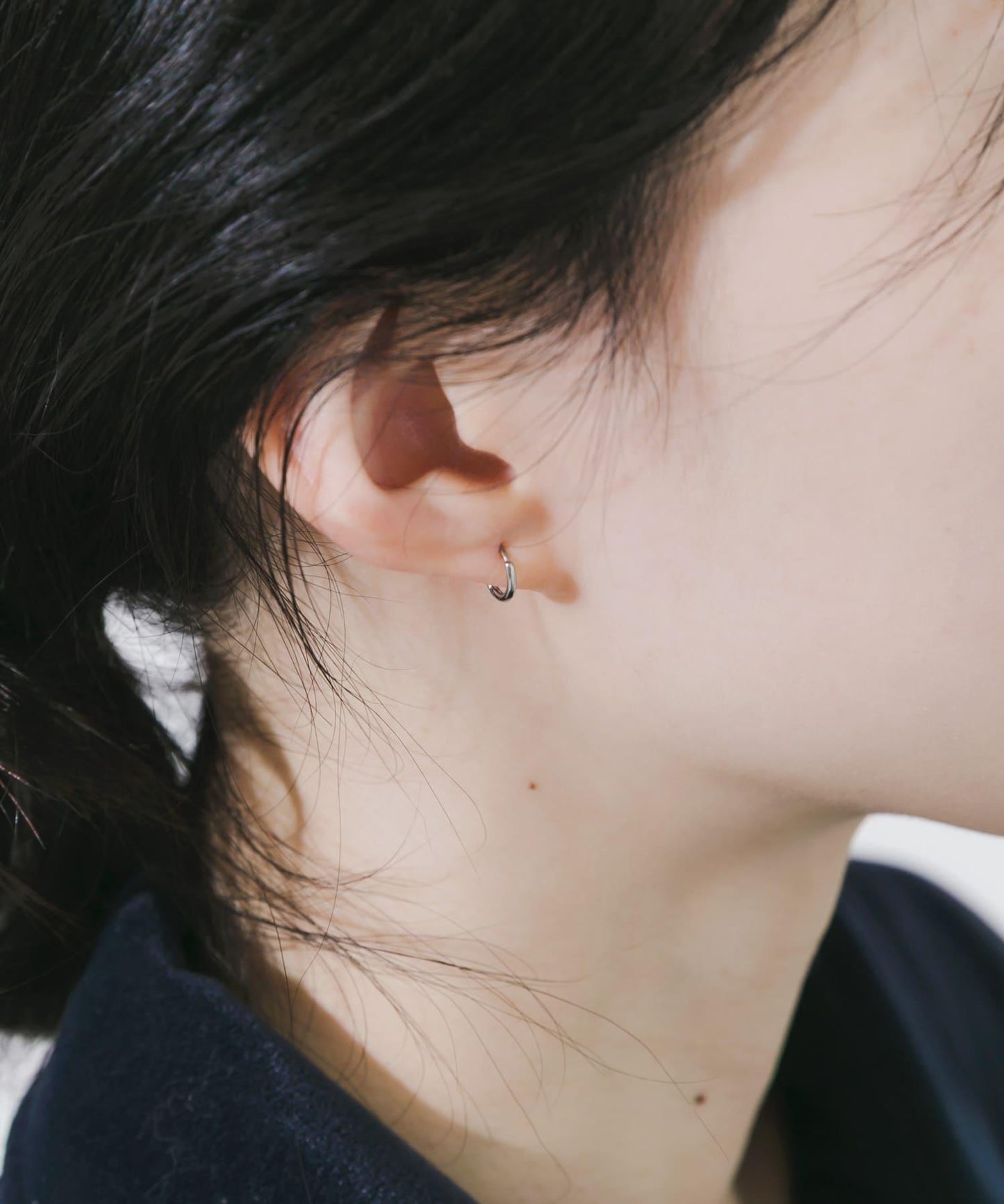 168027106