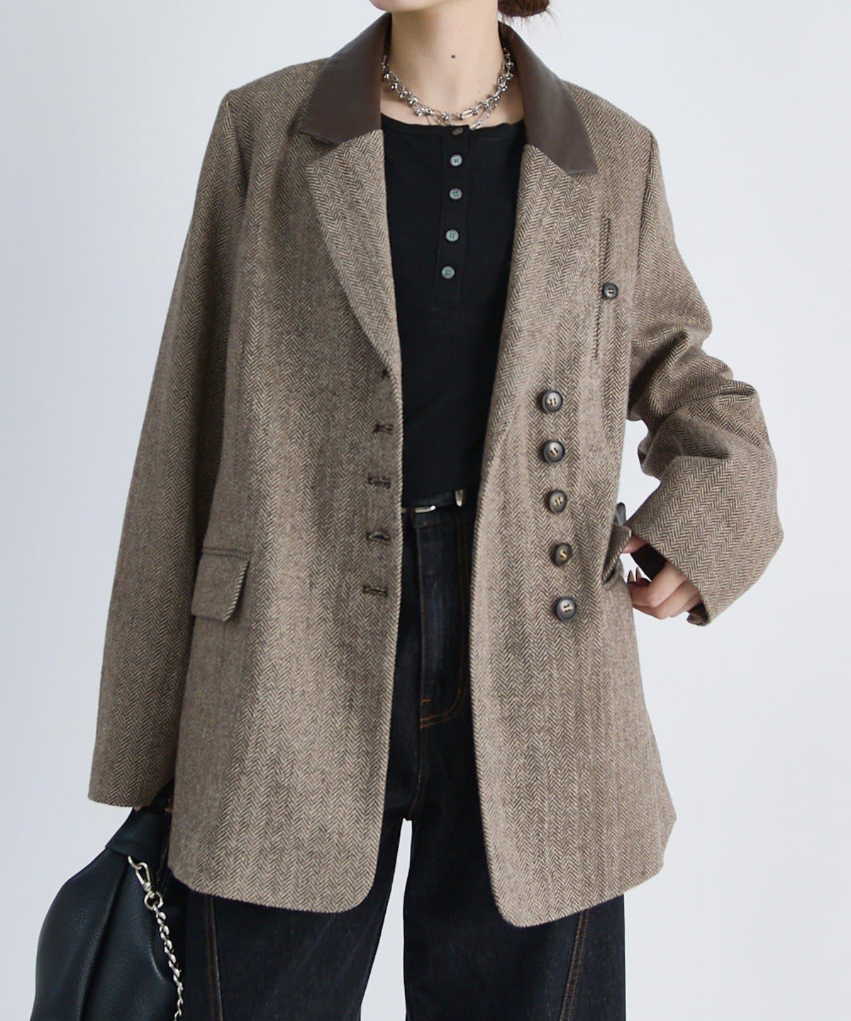 172821427