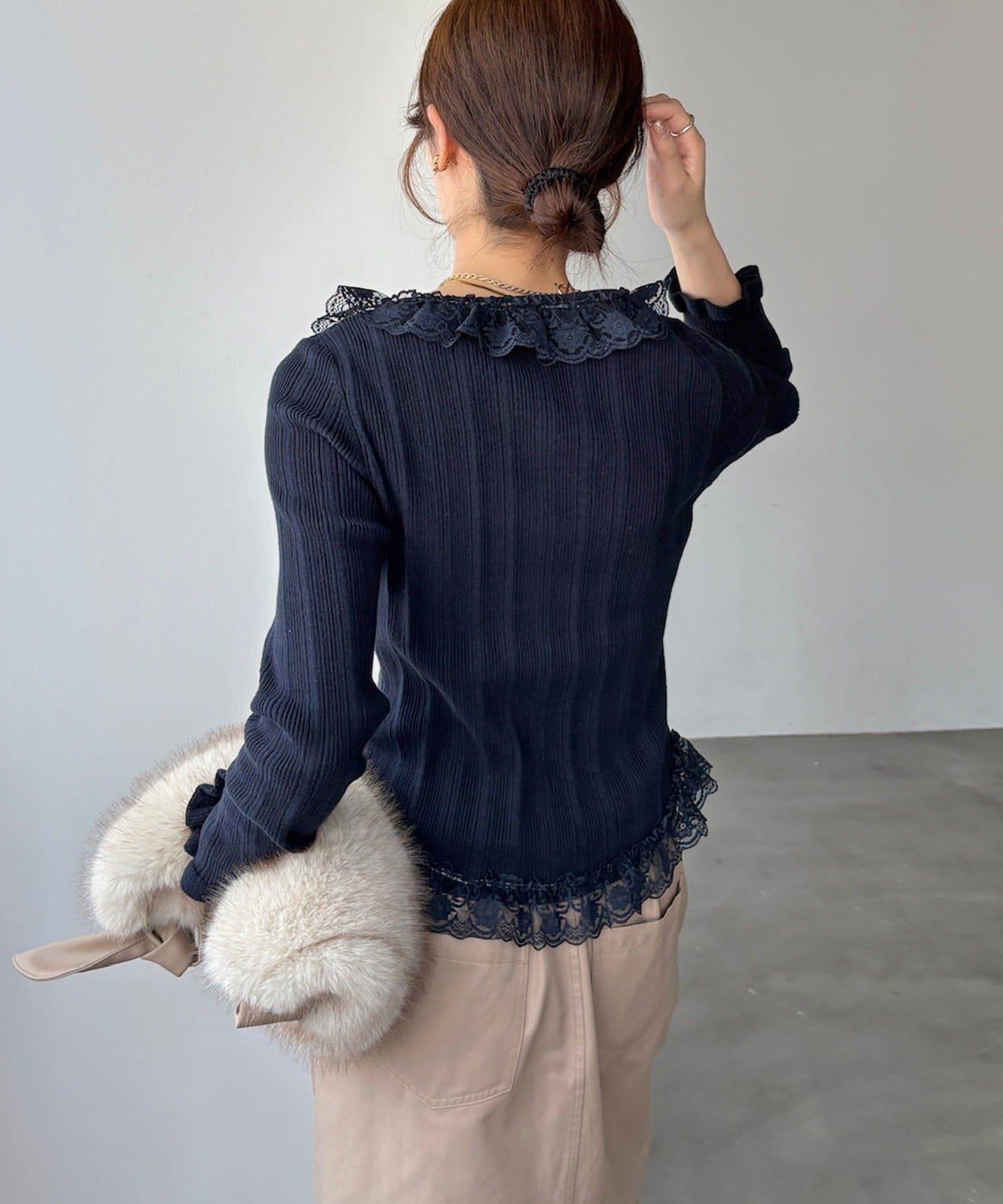 173013829