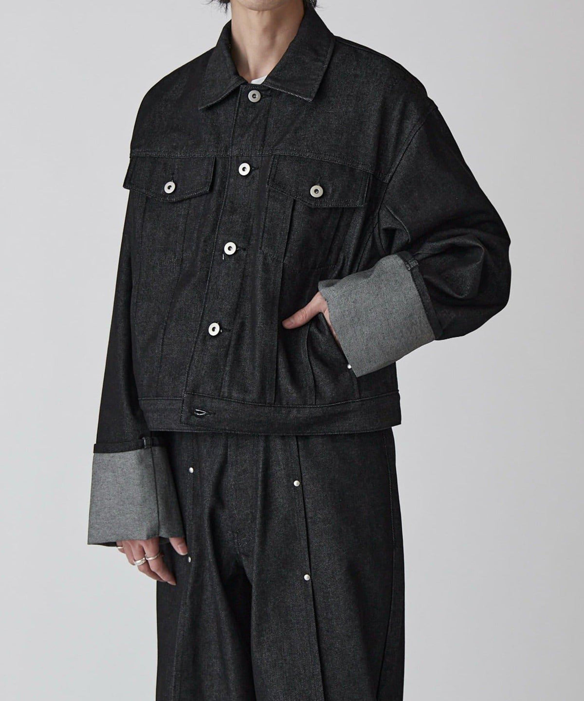 168596877