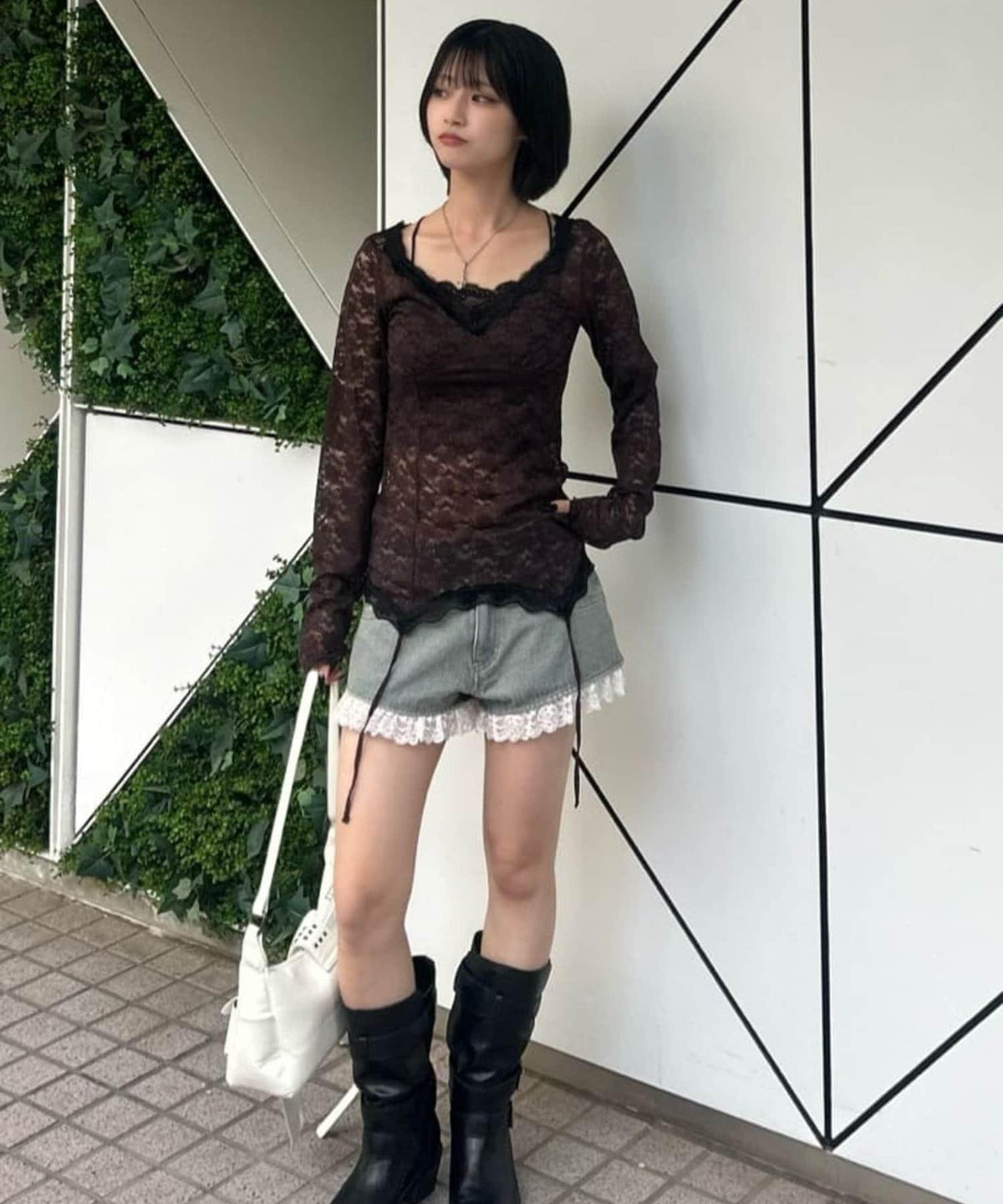 172854930